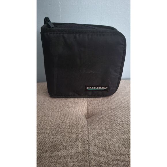 Vintage Case Logic Cd Case 32 Slots Plus 12 PC Game Collection - Picture 1 of 8